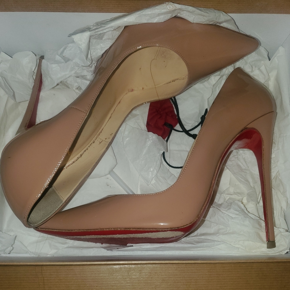 Christian Louboutins Nude So Kates Size 39